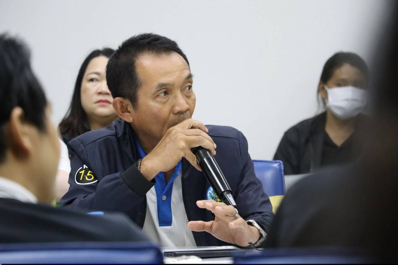 title - สำนักแผนงานและโครงการพิเศษ กระทรวงเกษตรและสหกรณ์ ร่วมกับผู้แทนหน่วยงานภายในสังกัดกระทรวงเกษตรและสหกรณ์, ผู้อำนวยการศูนย์ส่งเสริมและพัฒนาอาชีพเสริมนอกภาคการเกษตร เข้าร่วมประชุมหารือและลงพื้นที่แปลงนาภายในศูนย์ส่งเสริมและพัฒนาอาชีพเสริมนอกภาคการเกษตร เพื่อเตรียมความพร้อมในการจัดกิจกรรมจิตอาสา กระทรวงเกษตรและสหกรณ์ 